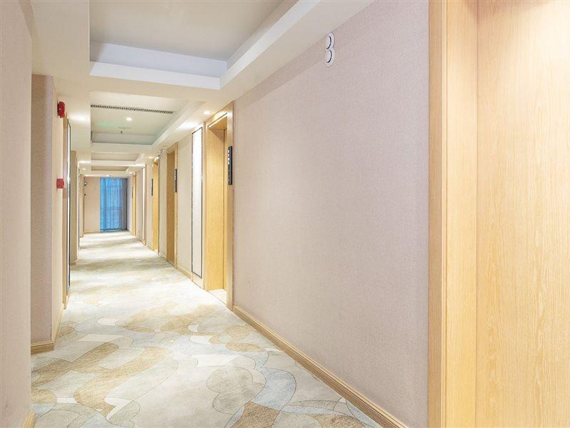 Kyriad Marvelous Hotel Dongguan Changan Light Rail Station Exterior foto