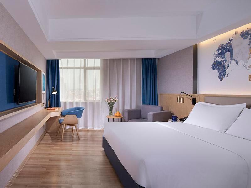 Kyriad Marvelous Hotel Dongguan Changan Light Rail Station Exterior foto