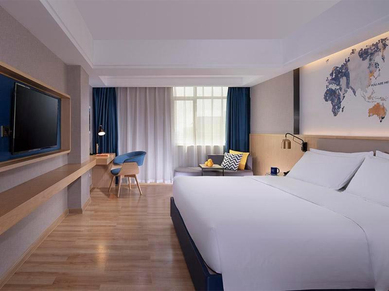 Kyriad Marvelous Hotel Dongguan Changan Light Rail Station Exterior foto